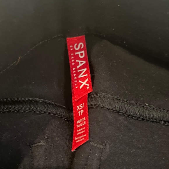 SPANX Black Cropped Leggings - Picture 2 of 2